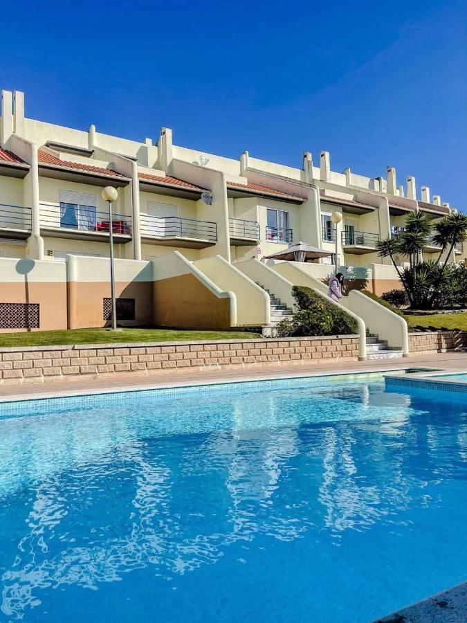 Peniche Master Bedroom With Sea View Balcony, Private Bathroom, Shared Kitchen, Swimming Pool, Surfing Resort Atouguia Da Baleia Buitenkant foto