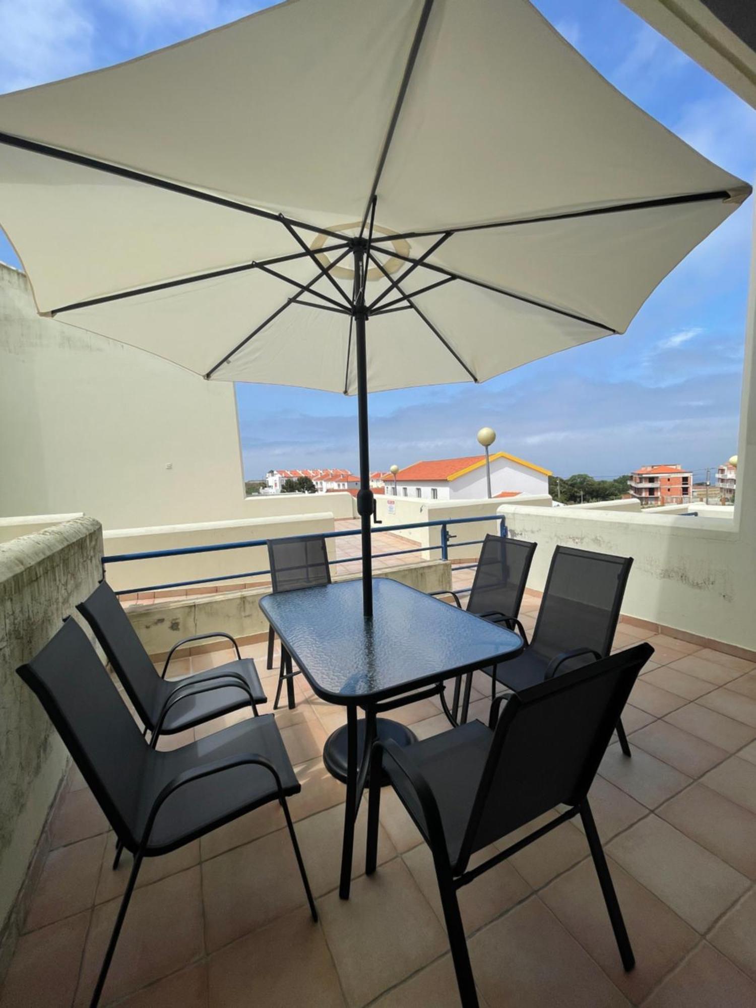 Peniche Master Bedroom With Sea View Balcony, Private Bathroom, Shared Kitchen, Swimming Pool, Surfing Resort Atouguia Da Baleia Buitenkant foto